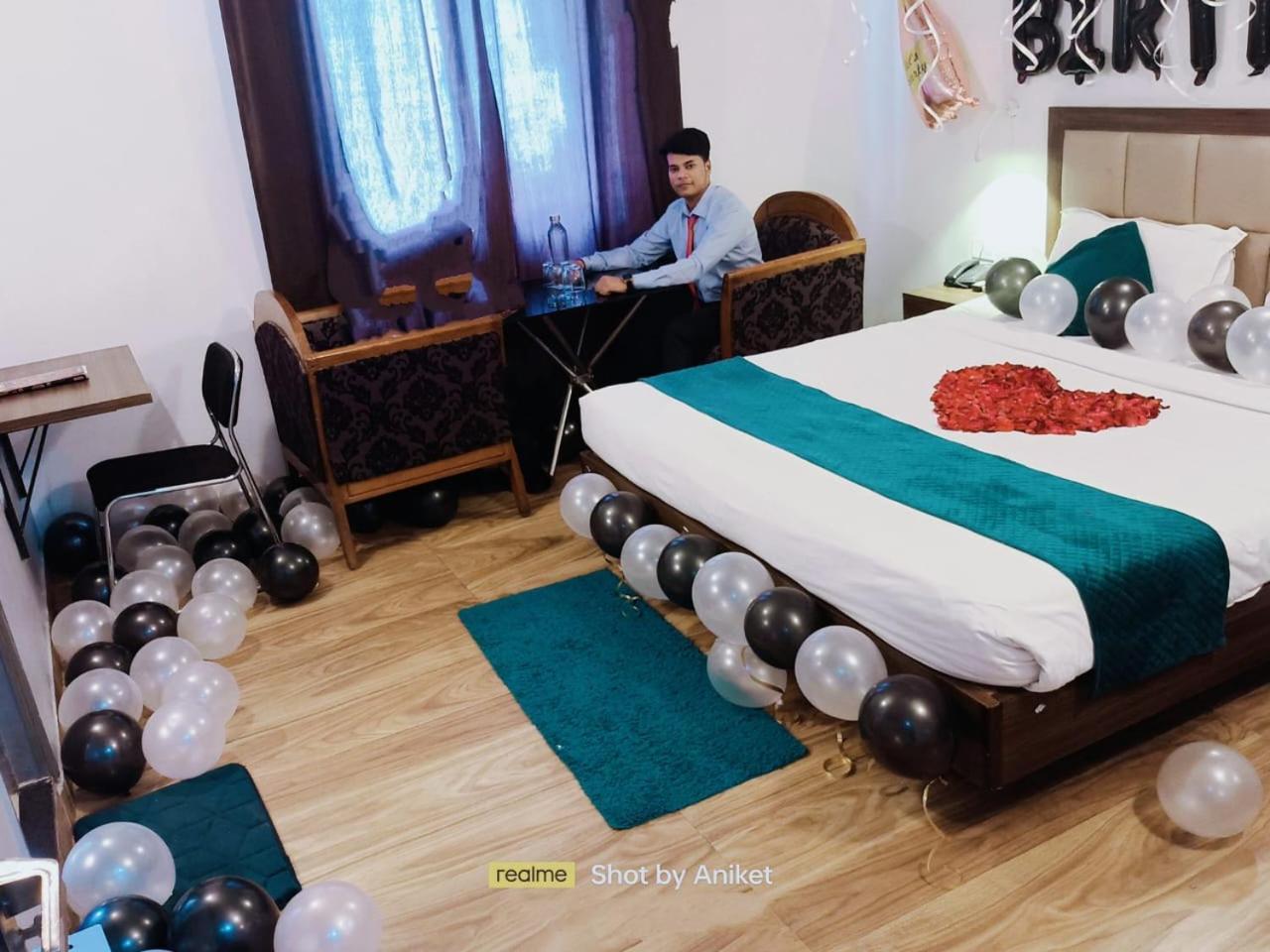 Guest house Clovetree Ac & Non Ac Near Maidagin Parking Close To Kashi Viswanath Temple And Ganga Ghat *